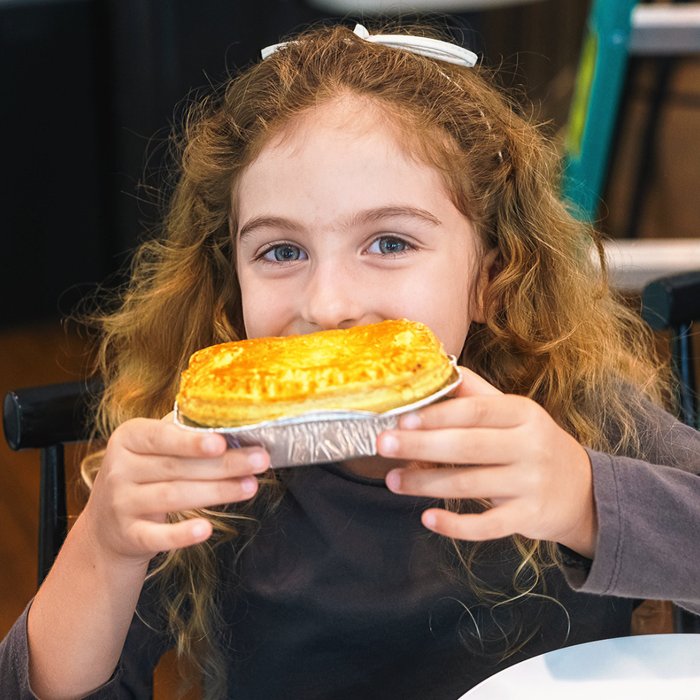 MOOLIN ROUGE   Beef Bourguignon Pie  7oz